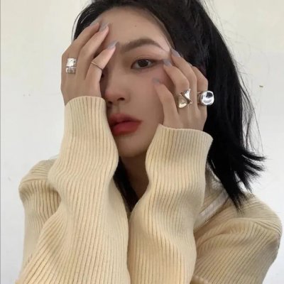 无法触碰的她